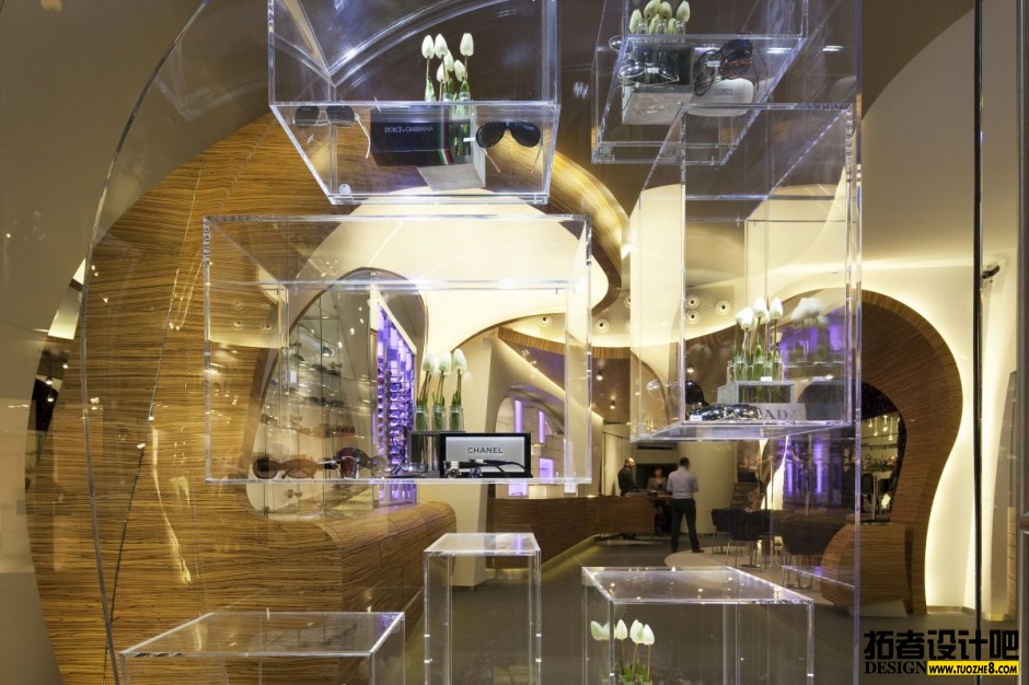 Hofstede-Optiek-Glass-Showcase-Interior-Design.jpg