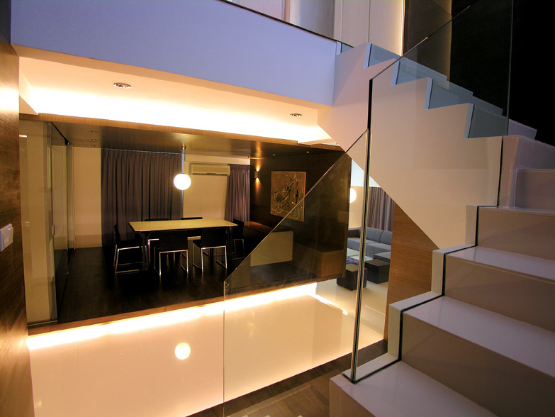 stairs to dining.jpg