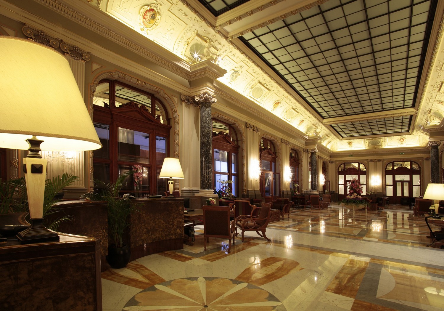 SetWidth1500-crl-hall-01.jpg