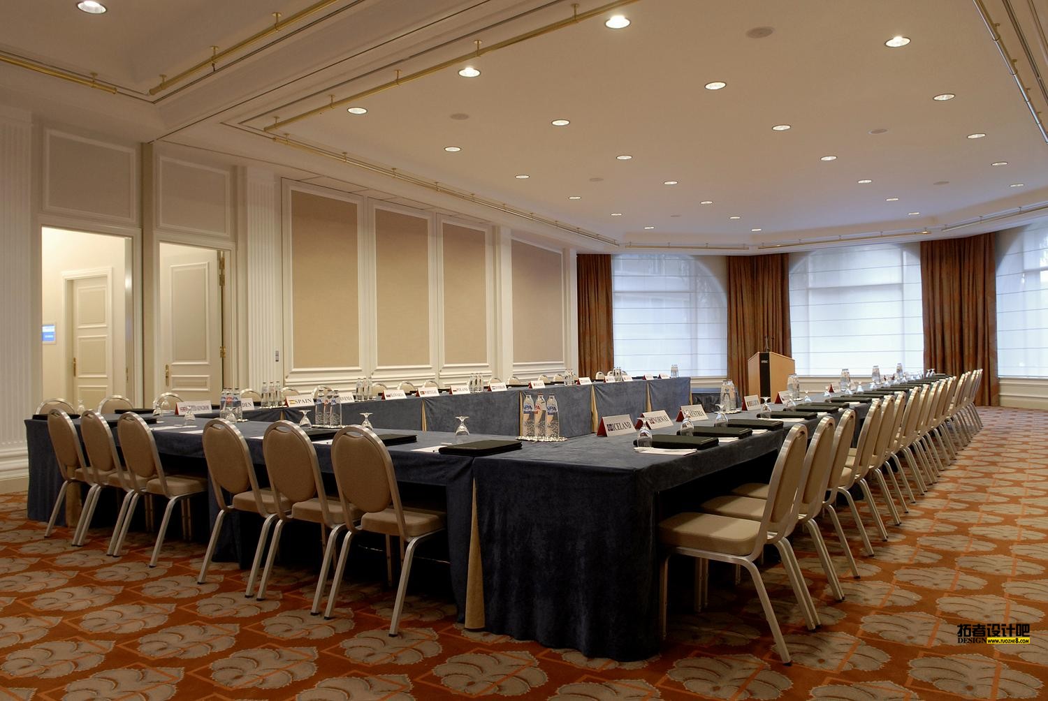 7)Le Meridien BrusselsMeeting Room Ĕz.jpg