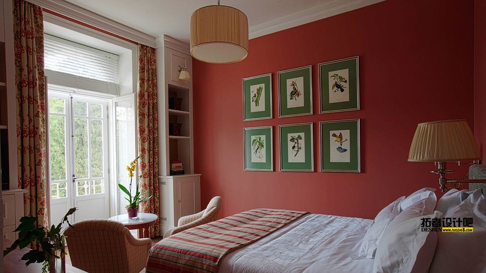 008478-02-guestroom-red-walls.jpg