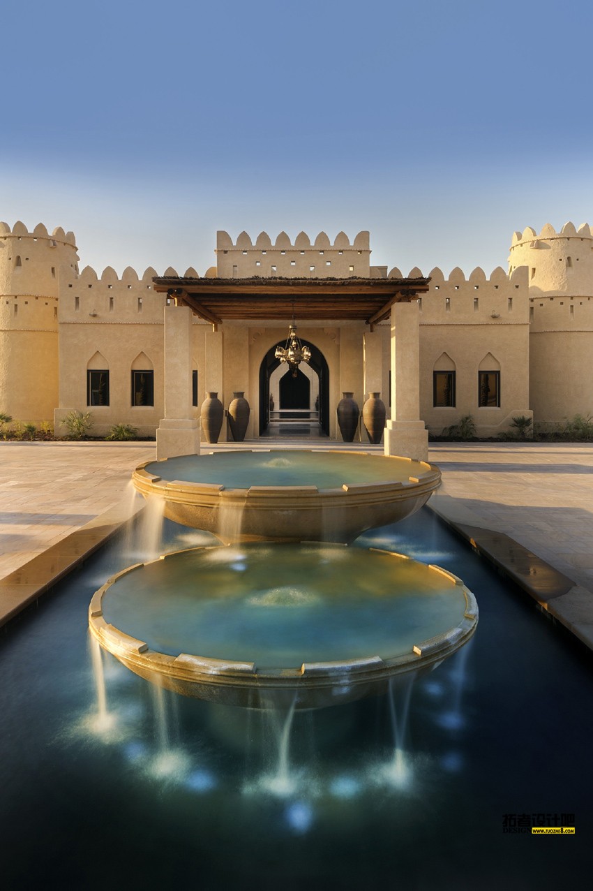 Royal Pavilion courtyard.jpg