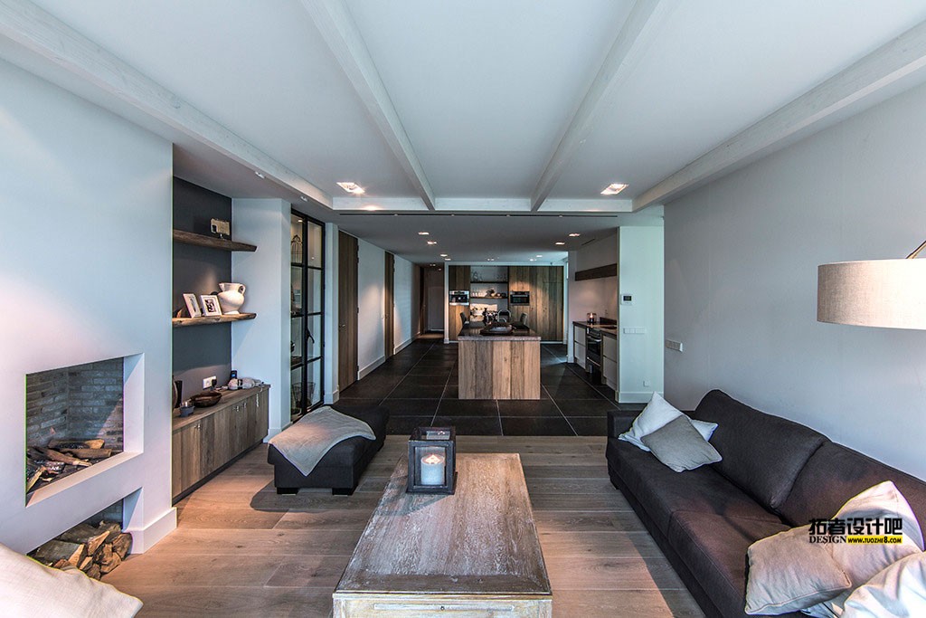 Sky-Box-Apartment-10.jpg