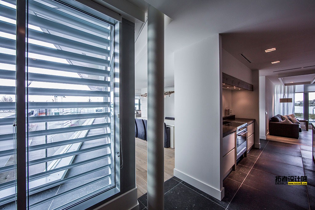 Sky-Box-Apartment-11.jpg