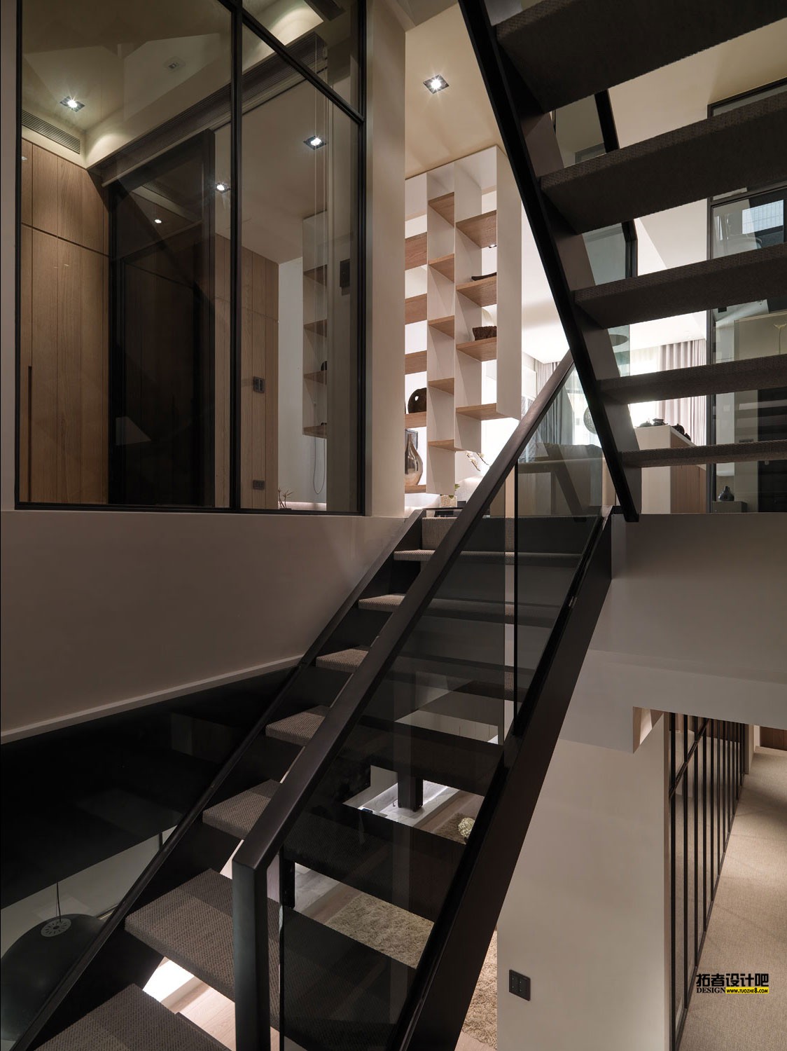 A-Multilevel-Contemporary-Apartment-08.jpg