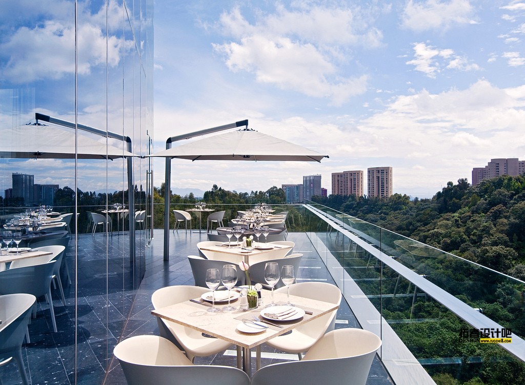 5)The Westin Santa Fe, Mexico CityPinzimini Restaurant Terrace Ĕz.jpg