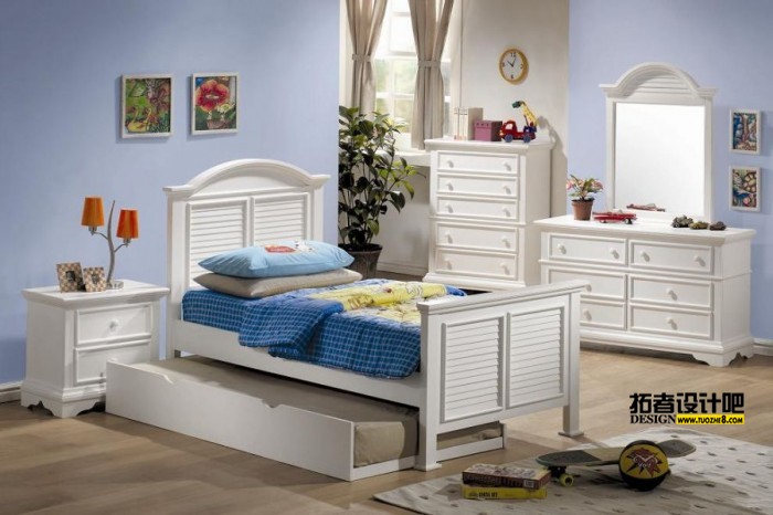 blue-and-white-boys-room-dresser-and-chest-700x466.jpeg