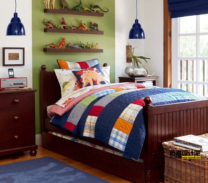 blue-patchwork-quilt-pendant-lit-boys-room-700x617.jpeg