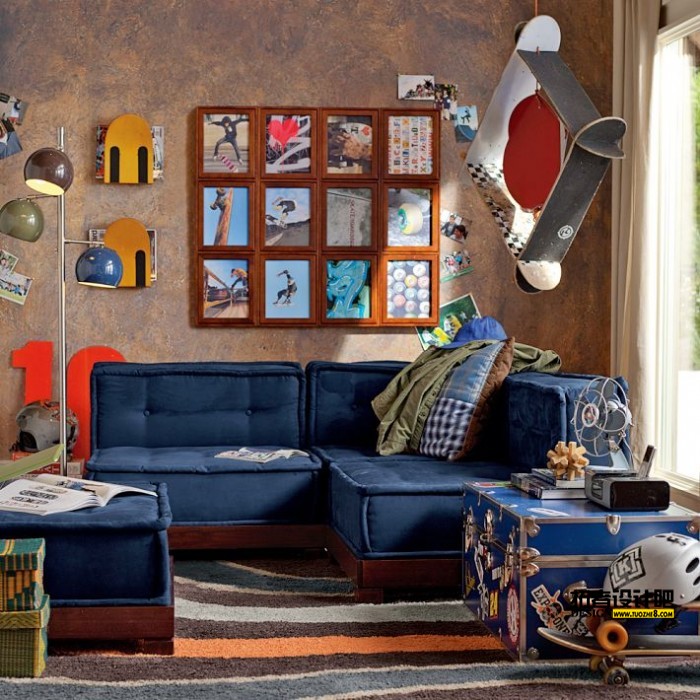 skateboarding-themed-boys-room-blue-lounge-700x700.jpeg