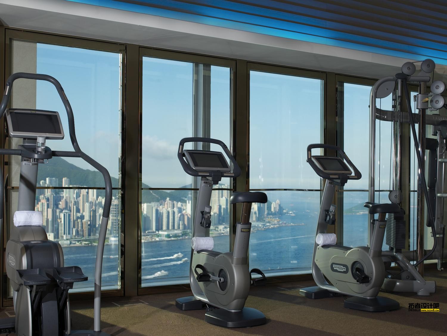 8)W Hong KongSWEAT Ĕz.jpg