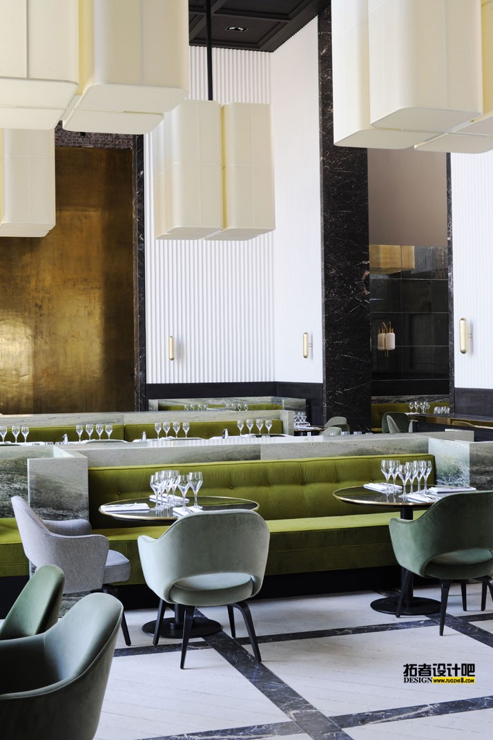 @MT-BBS_Monsieur-Bleu-at-the-Palais-de-Tokyo-in-Paris-yatzer-16.jpg