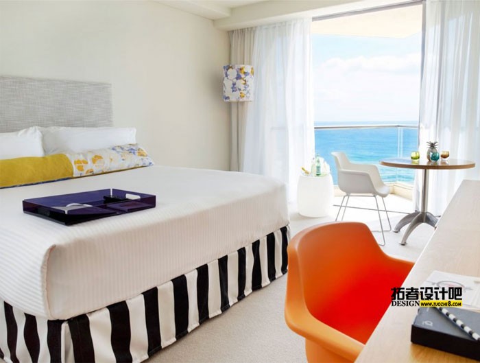 vibrant-beachside-hotel-bedroom7.jpg