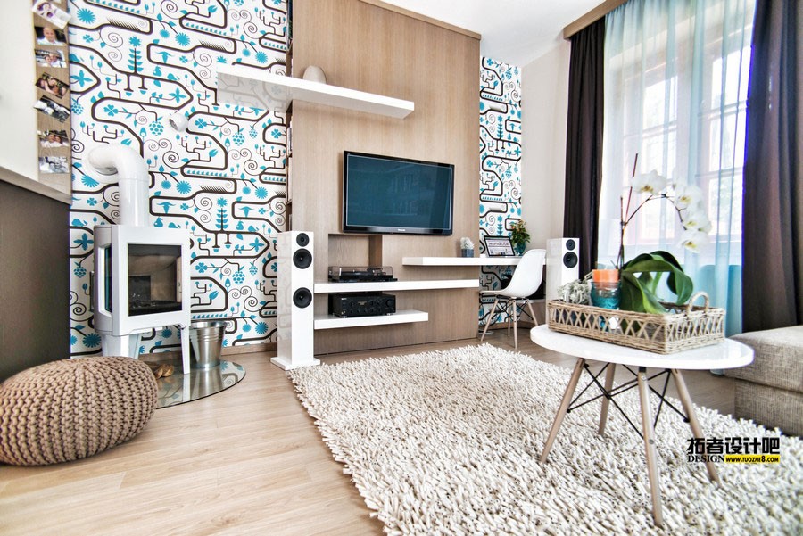 Vibrant-Apartment-in-Budapest-02 (12).jpg