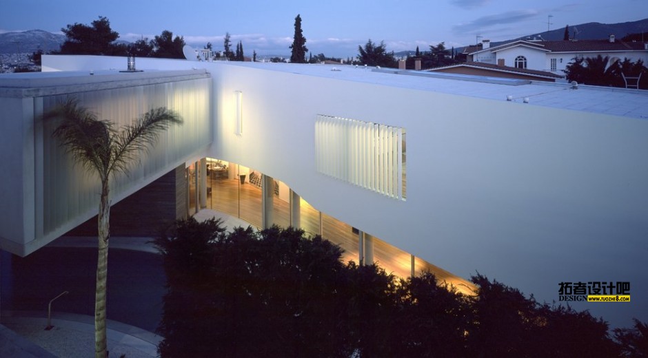 the-psychiko-house-by-divercity-architects-05.jpg