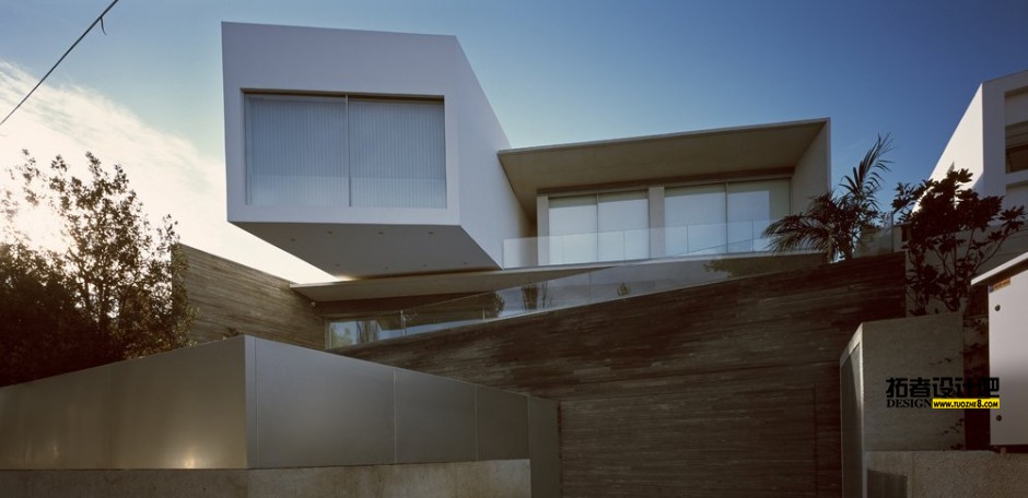 the-psychiko-house-by-divercity-architects-03.jpg