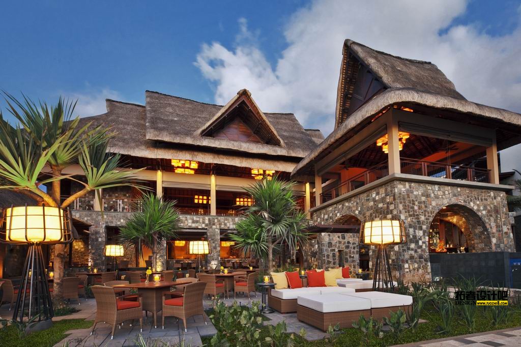 С 43978355-H1-ANMUBL_FH_1111_RestaurantCourtyard_8552.jpg