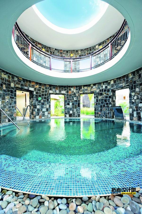 С 47996590-H1-HI_ANMUBL_VL_0312_Vitality_Pool_ANG_0358.jpg