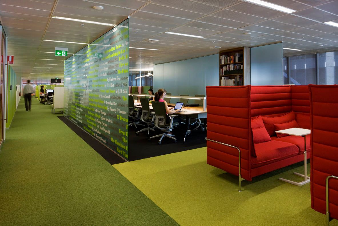 macquarie_280310_38.jpg