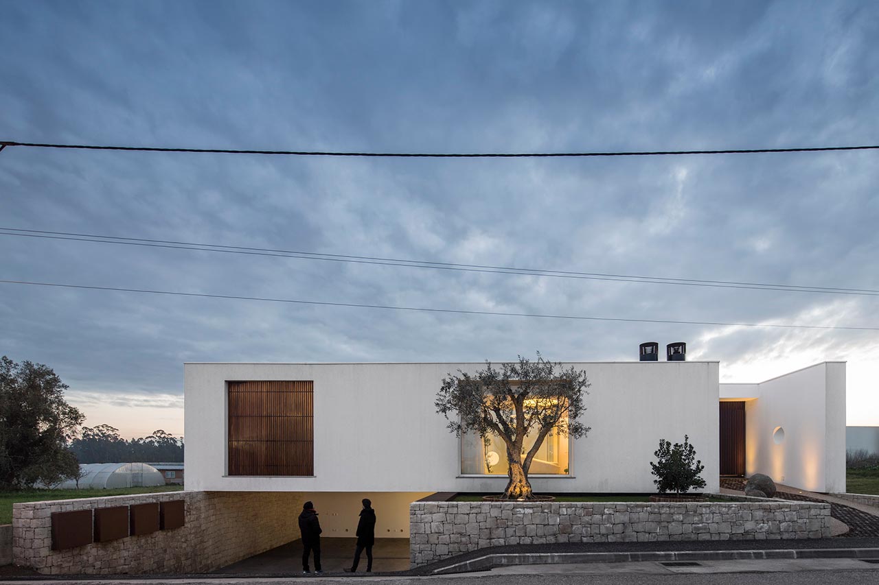 f1_casal_dos_claros_leiria_portugal_contaminar_arquitectos_photo_fernando_guerra.jpg