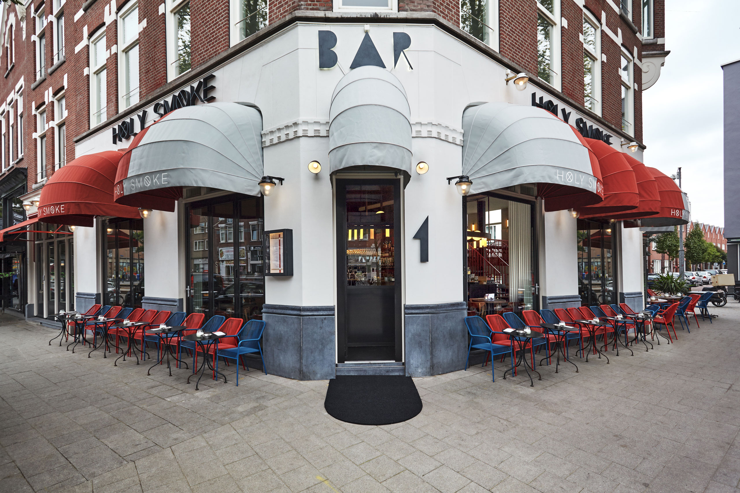p4_holy_smoke_rotterdam_studio_modijefsky_yatzer.jpg