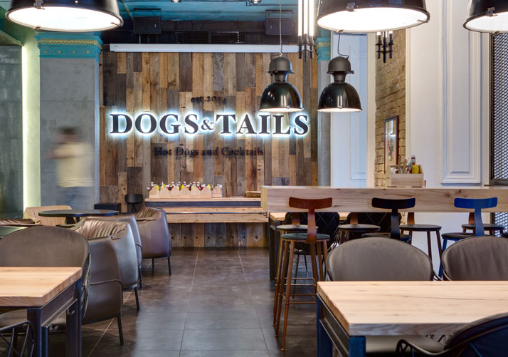 10_DOGS_and_TAILS_Kiev_yatzer.jpg