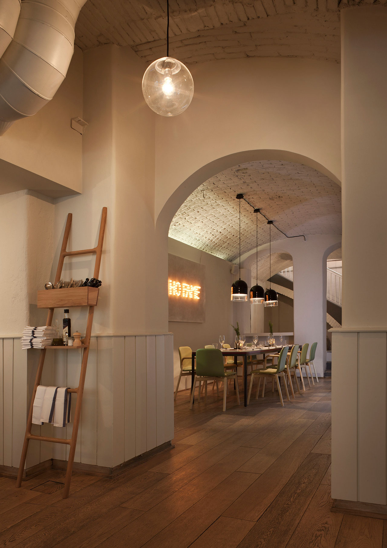 f1_pisacco_restaurant_bar_in_milan_yatzer.jpg
