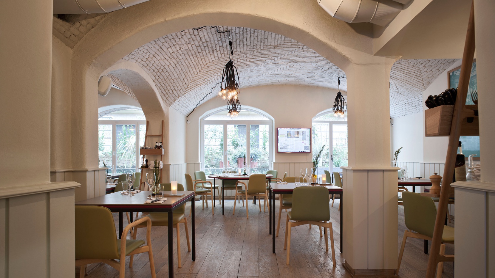 p1_pisacco_restaurant_bar_in_milan_yatzer.jpg