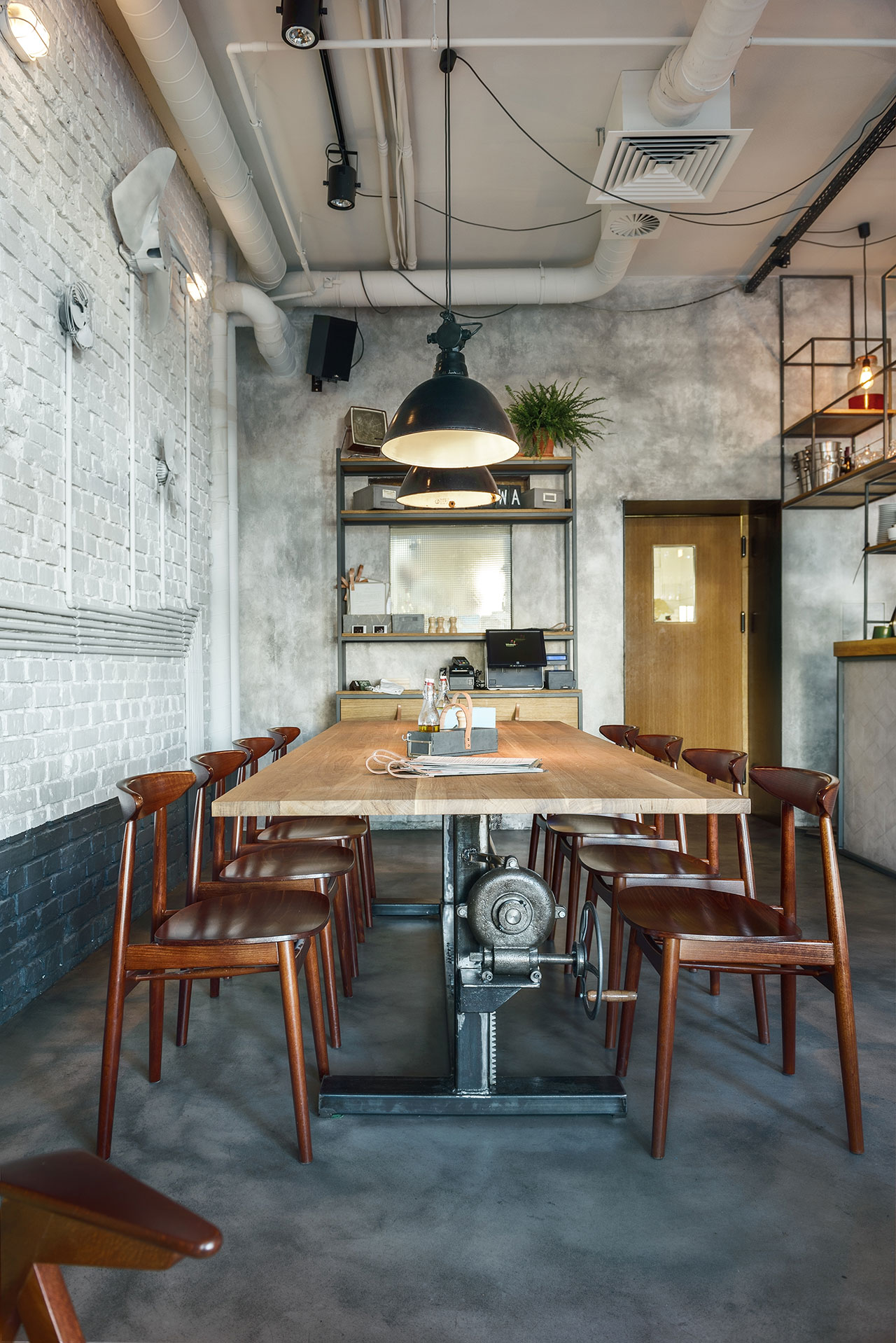 f3_glowna_osobowa_kitchen_bar_yatzer.jpg