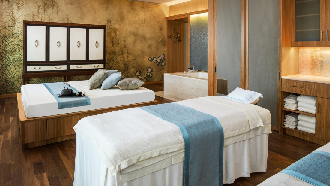 @IDhoof_Iridium-Spa---Couple-Suite.jpg