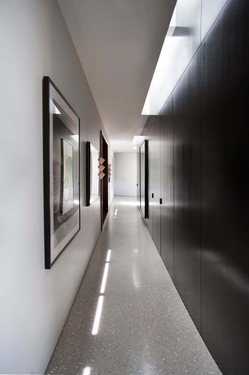 Trousdale-Estates-Contemporary-Home-10-850x1277.jpg