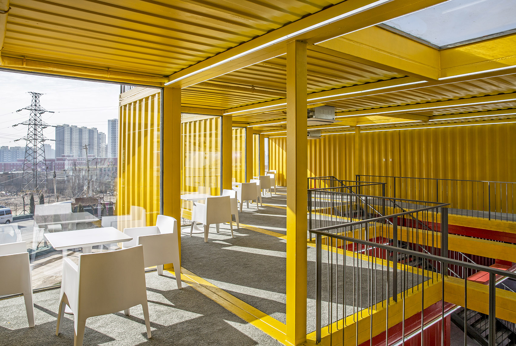 011-Container-Stack-Pavilion-by-Peoples-Architecture-Office.jpg