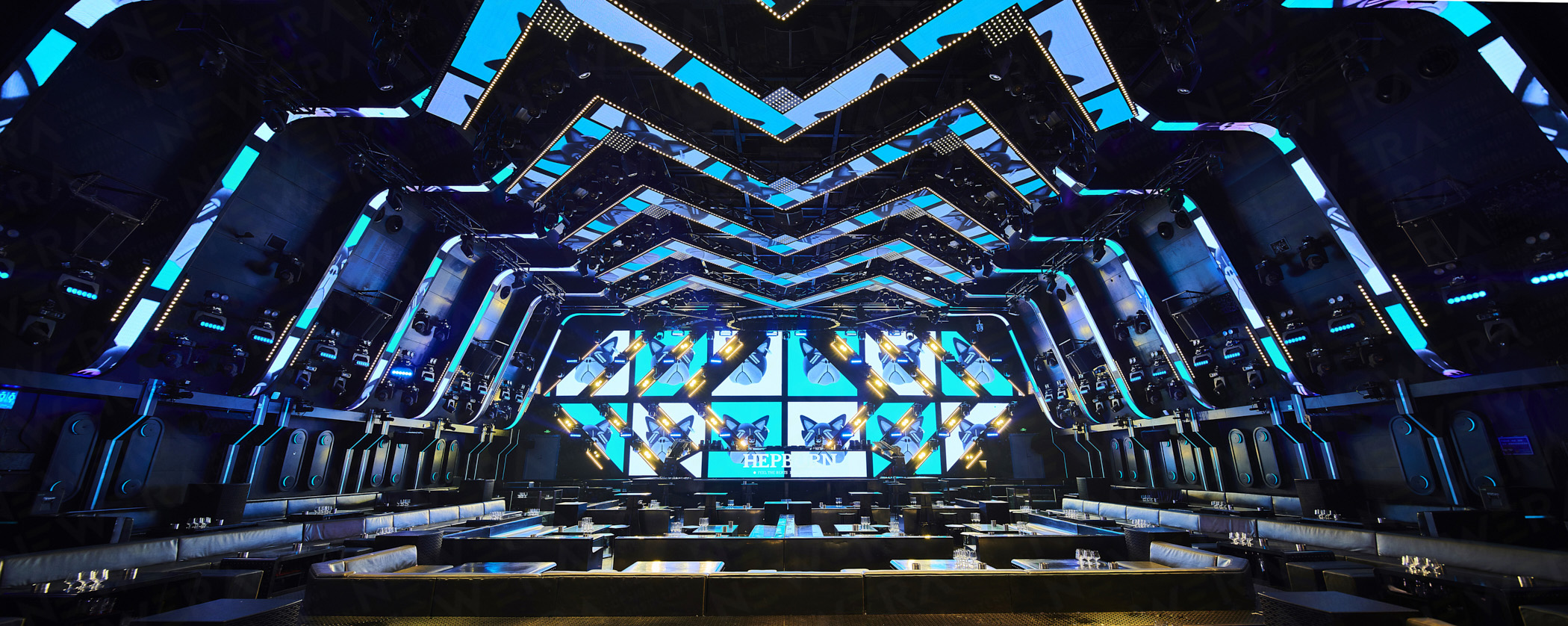 成都赫本如何实现品牌标准化和地方个性化?