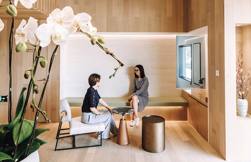 自然美美容院_哈尔滨必赢776net装饰|98年建设|专注工装设计20年|善于旅馆宾馆 餐饮阛阓 办公室等项目的设计与施工