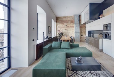 �����������µ�ī��ɫ���������ʸ�