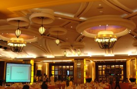 �ɶ��н������ݵ���ƴ����Ƭ